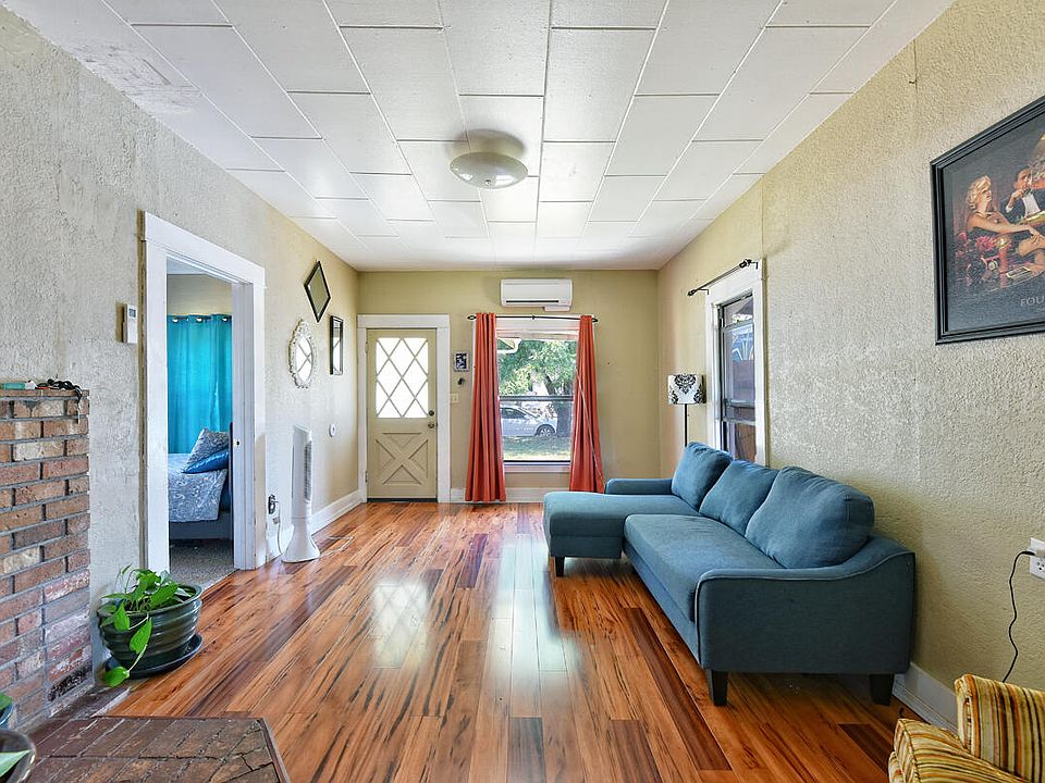 1st image of 814 Beekman Ave