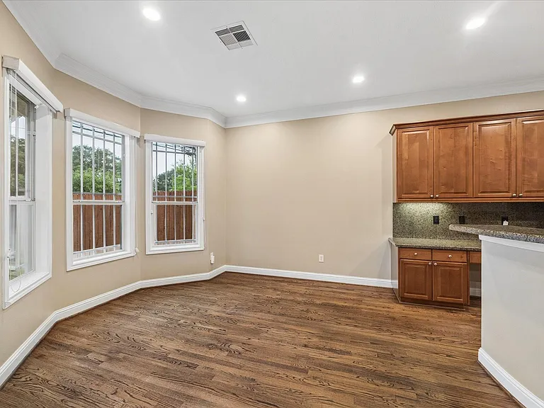 5349 McCulloch Cir — Photo 15