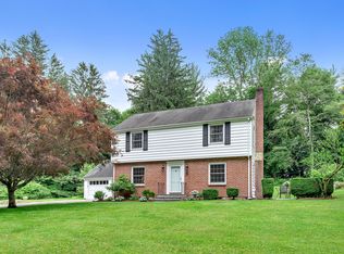 147 Westwood Dr, Mount Kisco, NY 10549
