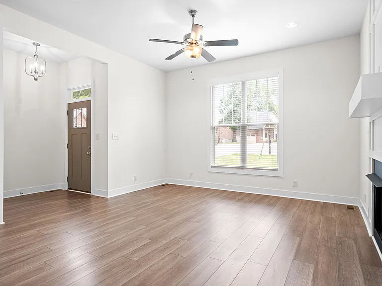253 Birnam Wood Trce — Photo 3