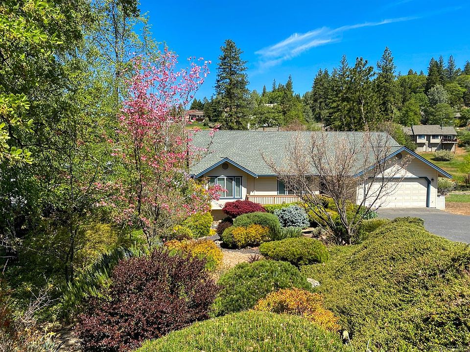 1st image of 788 Dogwood Dr