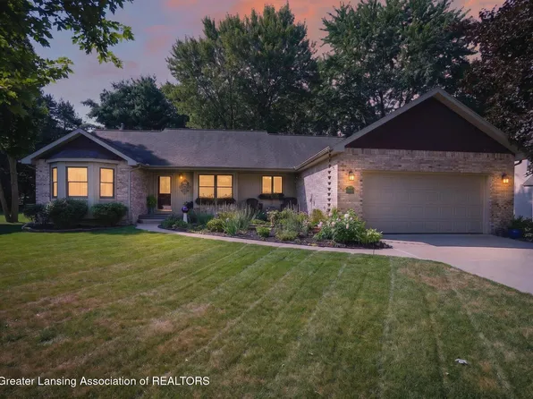 5935 Stoney Point Dr, Lansing, MI 48917