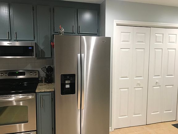 3rd image of 1000 N Duval St APT C