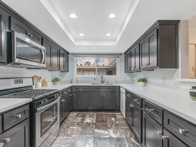 2310 N Fairview St #210 — Photo 24