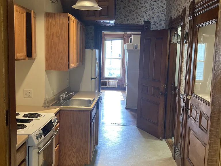 881 Main St #1 — Photo 5