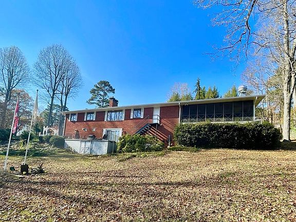 3rd image of 4814 Laurelwood Rd