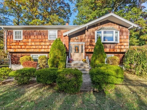 31 Greenbrook Dr, West Milford Twp., NJ 07480