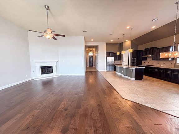 3rd image of 122 Bluehaw Dr