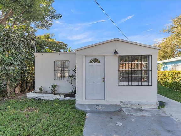 3rd image of 6940 NW 6th Ct #2