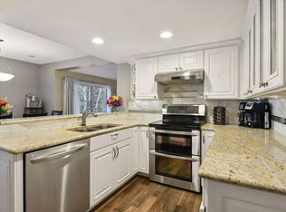 6105 Lincoln Dr APT 239, Edina, MN 55436