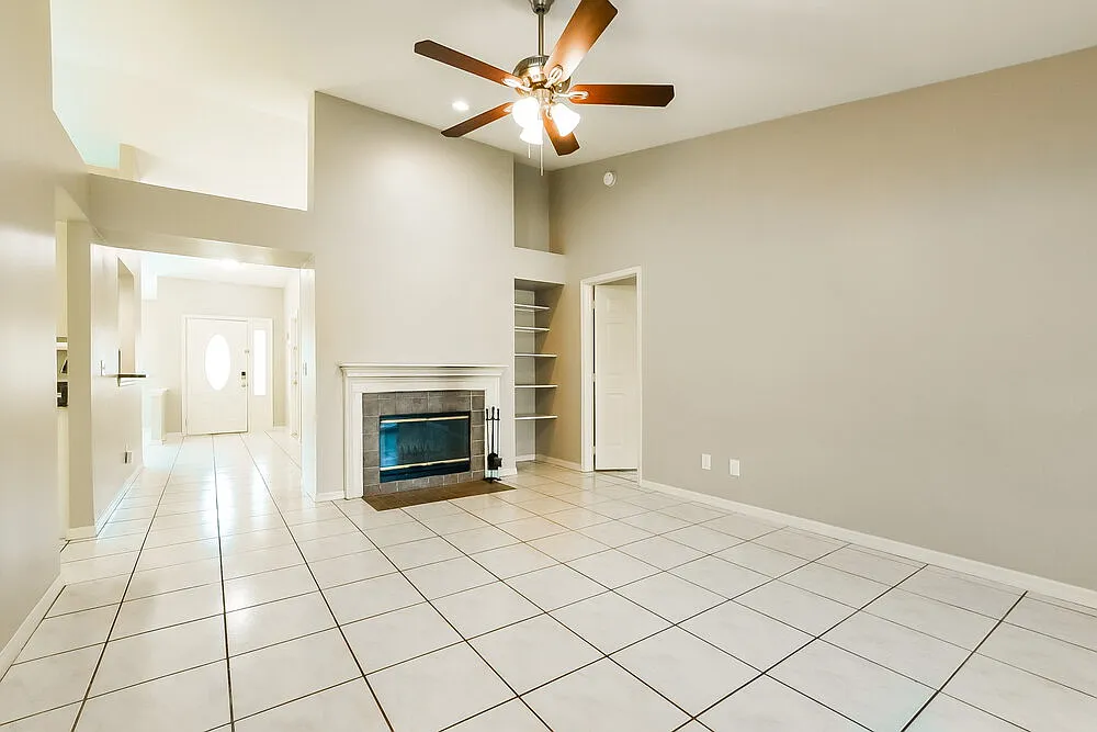 3 bed, 2.0 bath, 1547 sqft, $2,605 — Photo 4