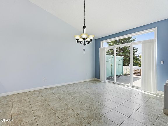 5th image of 2114 10th St SE