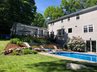 75 Ridge Rd, Madison, CT 06443