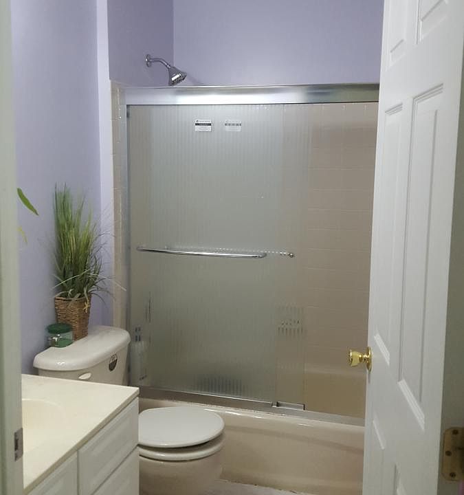 Full bath upstairs