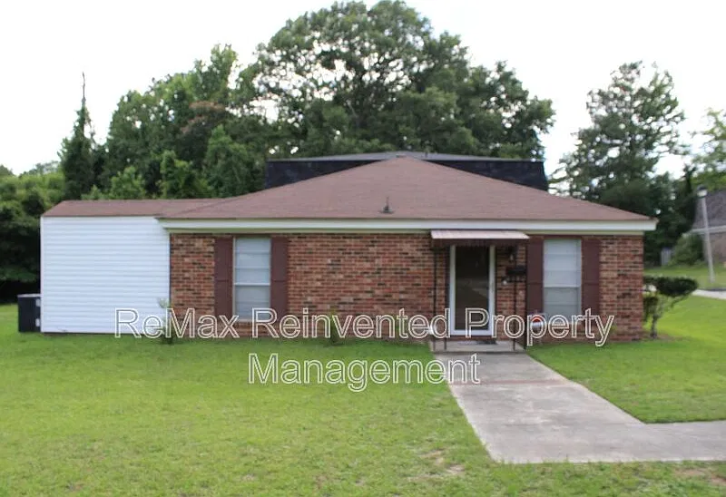2 bed, 1.5 bath, 990 sqft, $1,090 — Photo 3