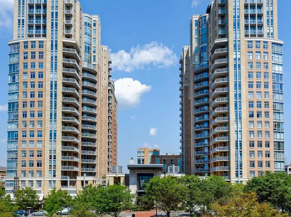 11990 Market St Unit 717, Reston, VA 20190