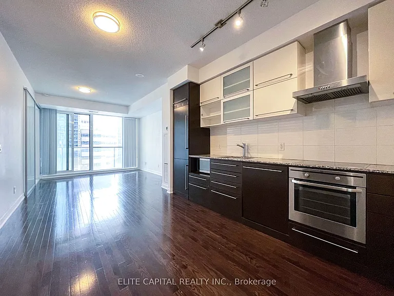 770 Bay St #502 — Photo 3