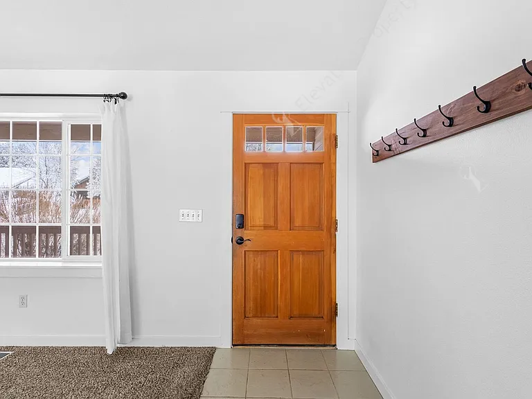 20700 Nicolette Dr — Photo 19