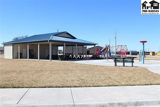 Building Photo 3