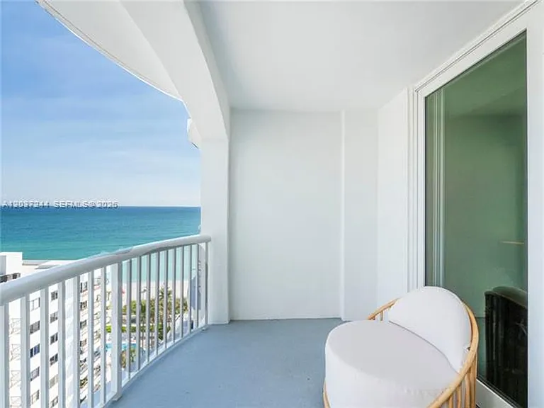 5401 Collins Ave #1013 — Photo 8