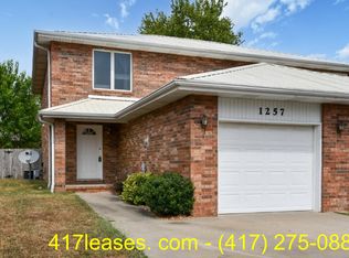 1257 E Lakewood St, Springfield, MO 65804