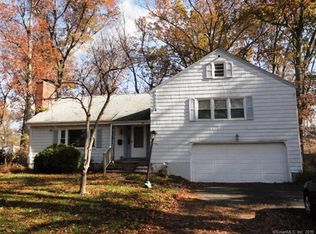 52 Miamis Rd, West Hartford, CT 06117