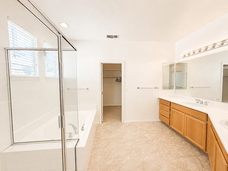 3574 Torrey View Ct — Photo 16