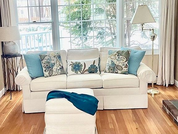 4th image of 57 Colonial Rd