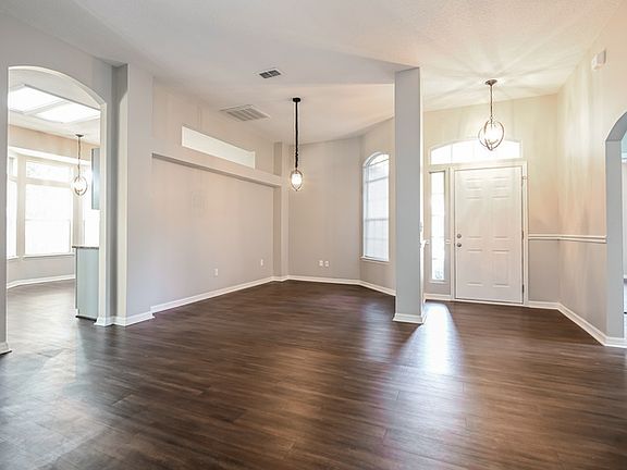 4th image of 694 Lockwood Ln