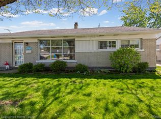 25520 Miracle Dr, Madison Heights, MI 48071