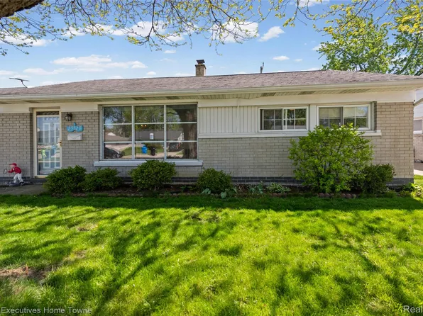 25520 Miracle Dr, Madison Heights, MI 48071