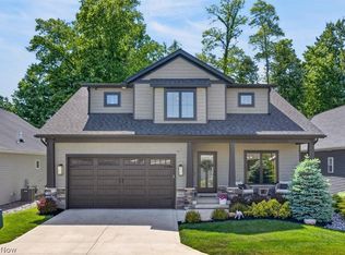 7882 Fox Hunter Ln, Painesville, OH 44077
