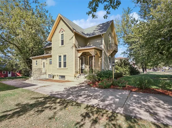 412 5th Ave, Clarence, IA 52216