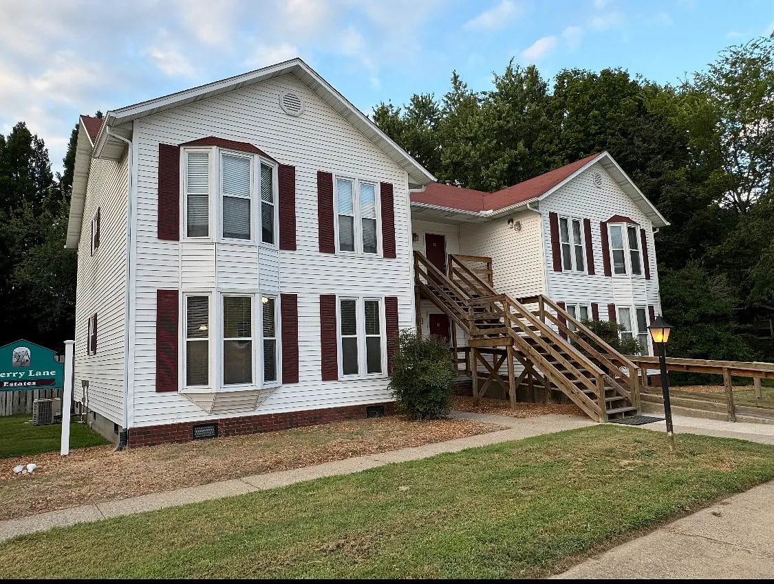 1904 Sherri Ln — Photo 1