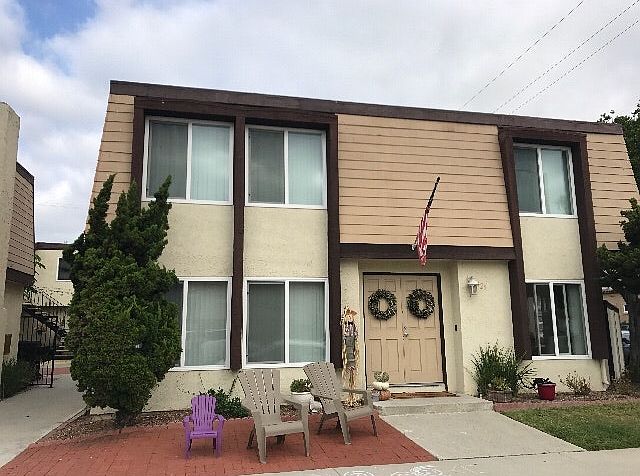 2nd image of 425 16th St APT 3