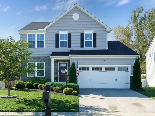 1203 Crystal Harbour Dr, Fairborn, OH 45324