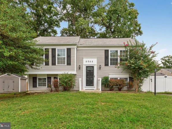 2002 English Oak Ct, Waldorf, MD 20601
