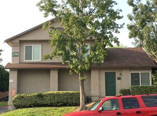 2341 Maryhelen St APT 103, Corona, CA 92879