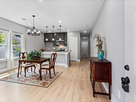 4th image of 3220 Josephine St