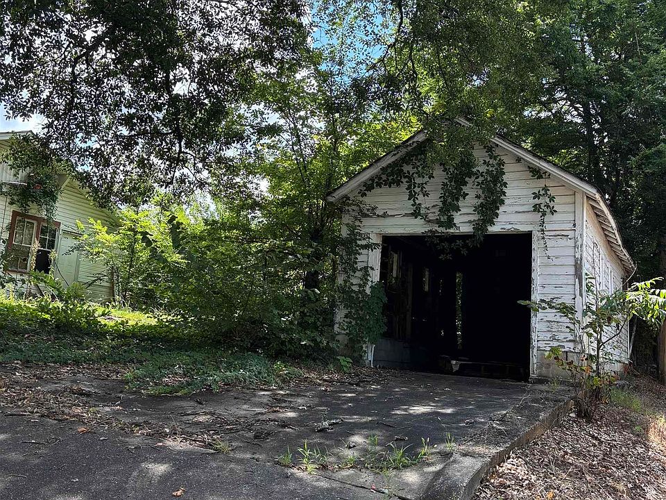 2nd image of 4700 Avenue R