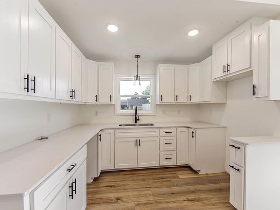 3rd image of 3916 Benton Dr