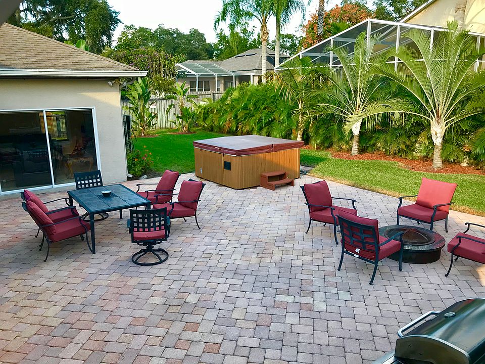 1,000 sf of pavers