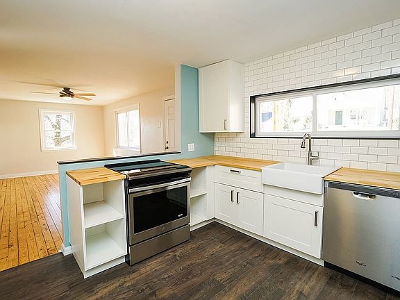 4th image of 320 Sweetland Dr
