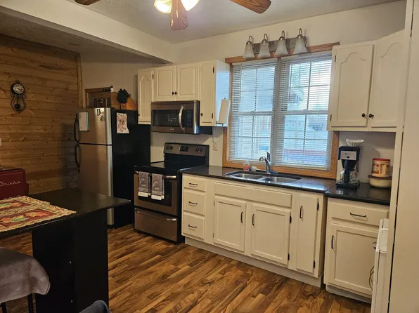 203 W Main St, Cambridge City, IN 47327