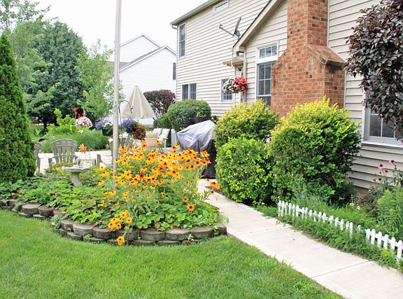 3rd image of 5773 Meadowbrook Ln