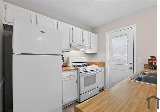1704 Brookhollow Cir — Photo 8