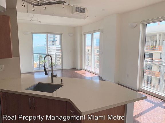 2nd image of 455 NE 25th St APT 808
