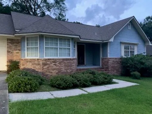 3 bed, 1950 sqft, $1,700 — Photo 1