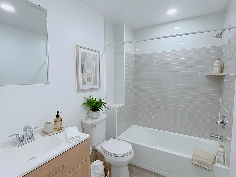 2nd bathroom