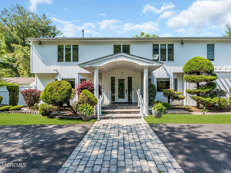 1st image of 5 Brook Drive